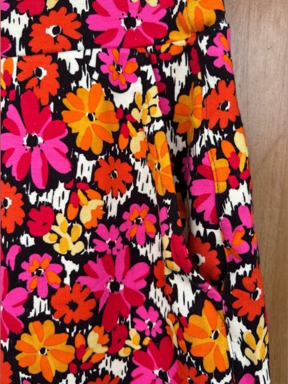 Cabi Chance Floral Colorful Shorts M - Picture 6 of 10